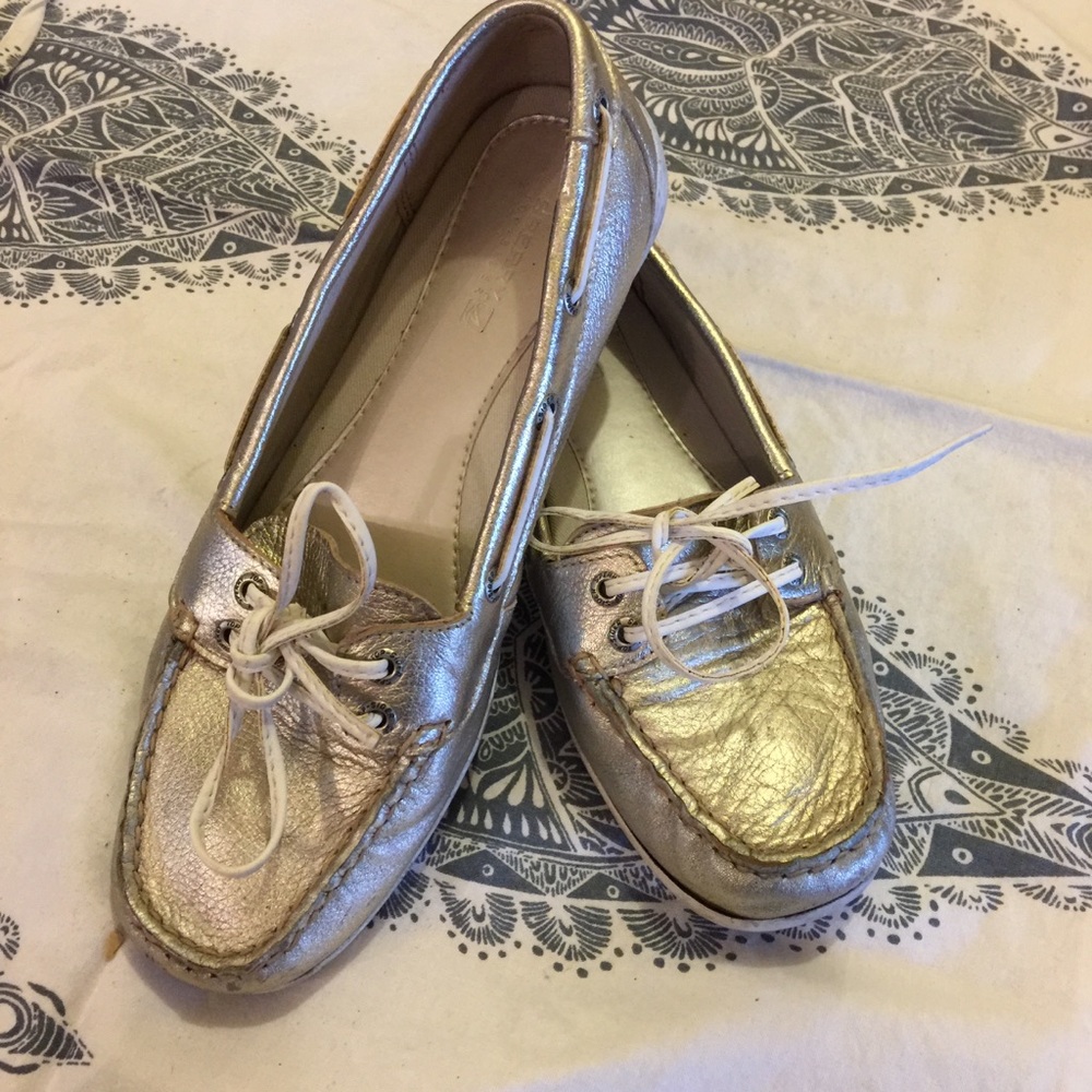 Sperry Topsider silver boat shoes